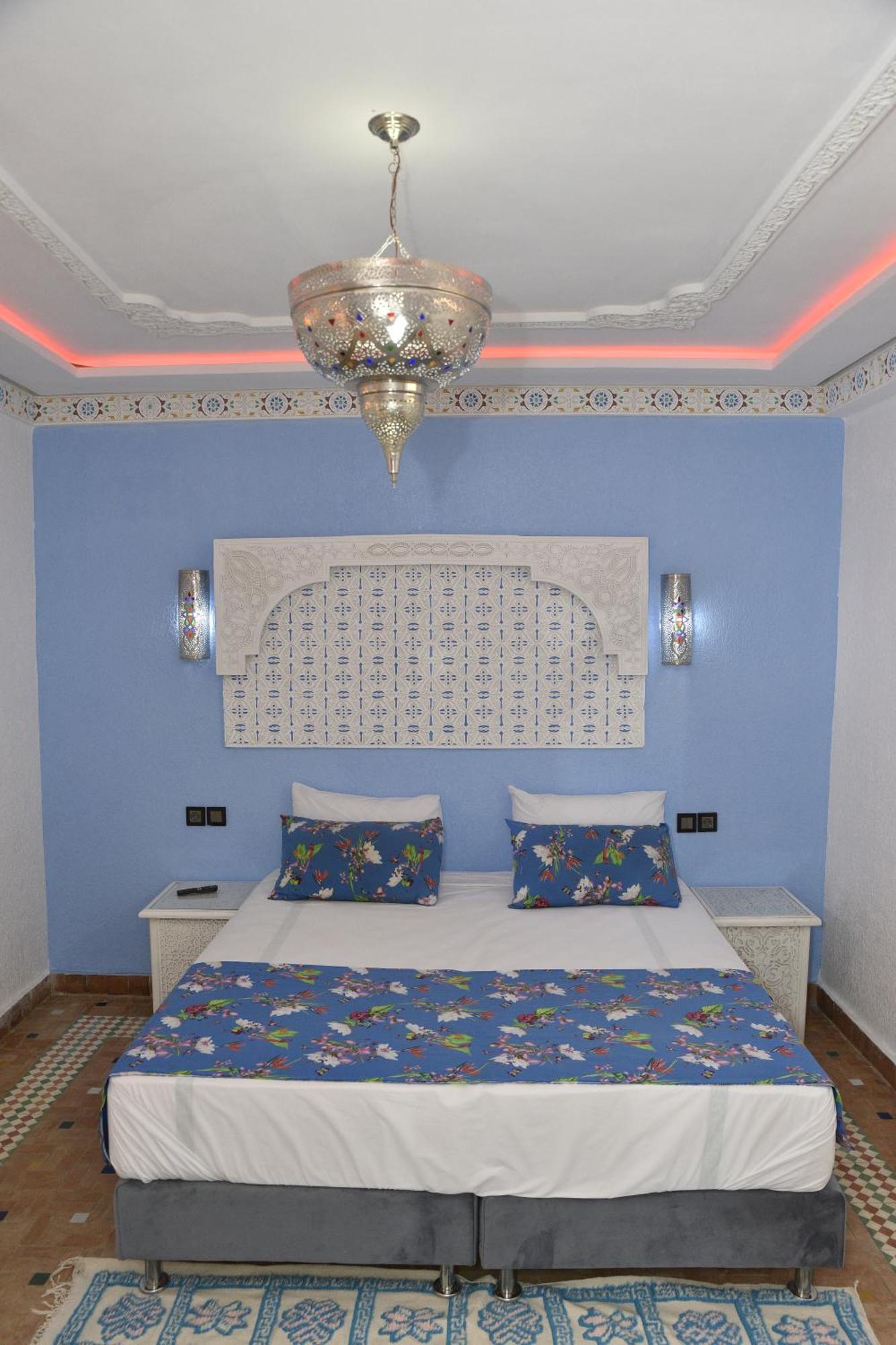 Riad Golf Stinia 2 Meknès Exteriör bild